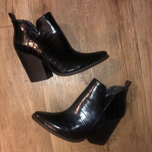 NWOT Qupid Black Croc Ankle Boot